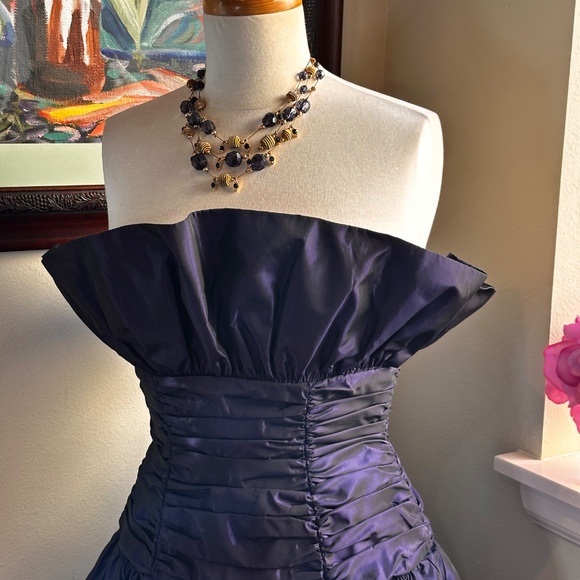 Midnight Blue 1980s Iridescent Taffeta Strapless Cocktail Dress Size 2-4 - Picture 14 of 16